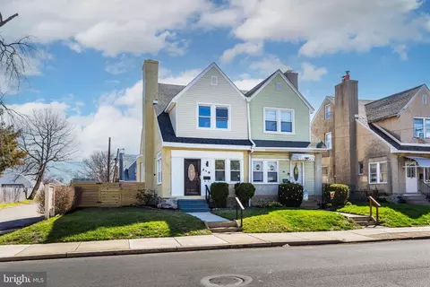 219 N Wycombe Ave, Lansdowne, PA 19050