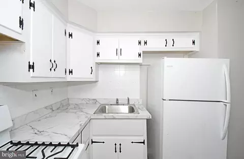 Kitchen - 356 Beverly Blvd, Darby, PA 19082 photo 3 of 8