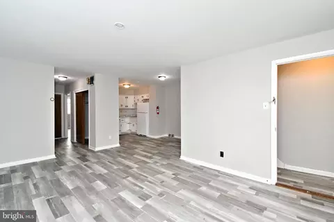 Living - 356 Beverly Blvd, Darby, PA 19082 photo 2 of 6