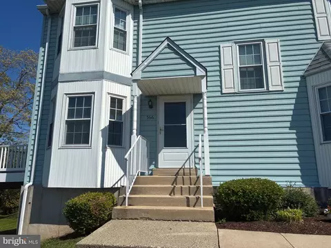 566 Applewood Ct, Chichester, PA 19014