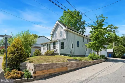 101 Emerald St, Media, PA 19063