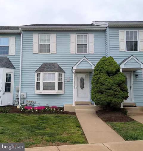 552 Applewood Ct, Chichester, PA 19014