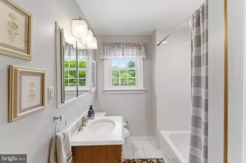 Bath - 447 Maddock Rd, Springfield, PA 19064 photo 2 of 3