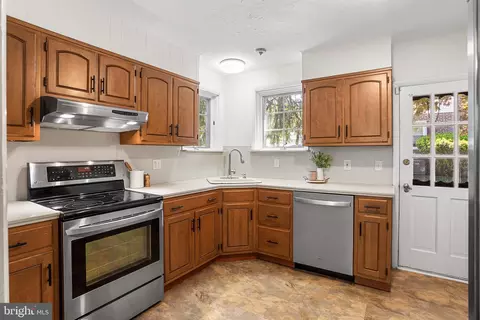 Kitchen - 217 E Thomson Ave, Springfield, PA 19064 photo 1 of 4