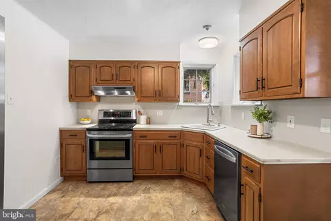Kitchen - 217 E Thomson Ave, Springfield, PA 19064 photo 2 of 4