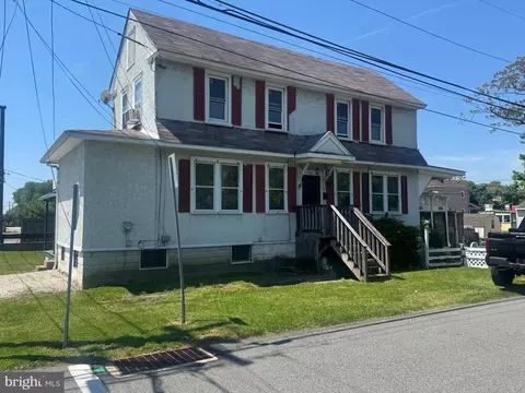 92 S Governor Printz Blvd, Essington, PA 19029