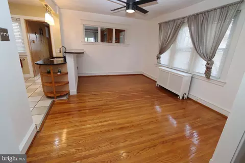 Living - 7206 Spruce St, Darby, PA 19082 photo 4 of 7