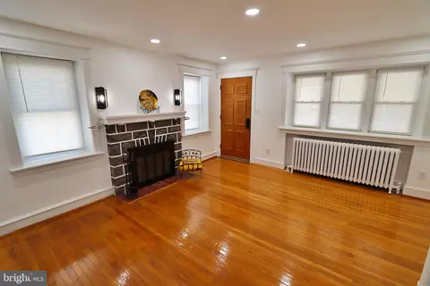 Living - 7206 Spruce St, Darby, PA 19082 photo 2 of 7