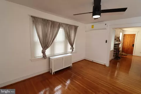 Living - 7206 Spruce St, Darby, PA 19082 photo 5 of 7