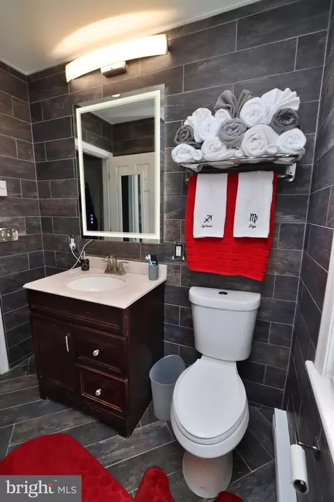 Bath - 7206 Spruce St, Darby, PA 19082 photo 1 of 4