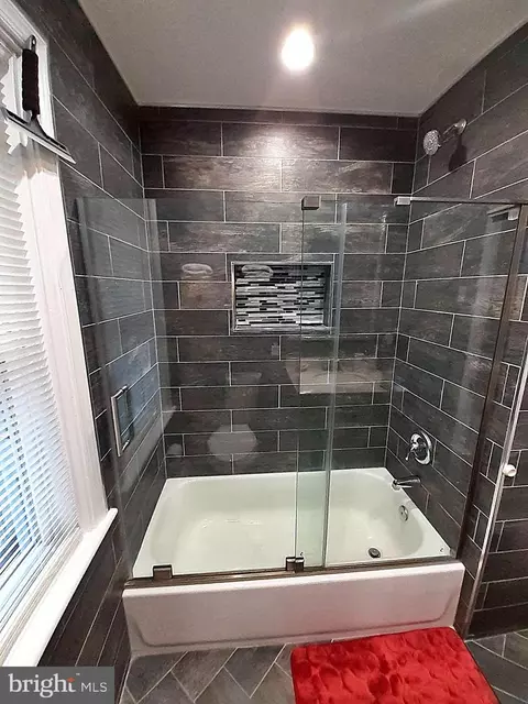 Bath - 7206 Spruce St, Darby, PA 19082 photo 2 of 4
