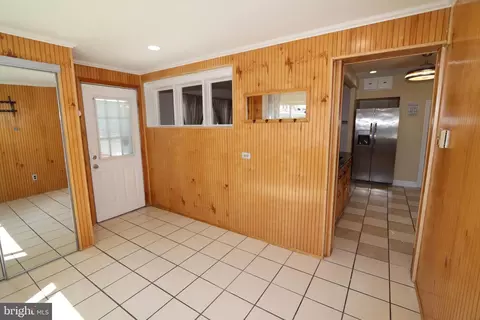 Entry Way - 7206 Spruce St, Darby, PA 19082 photo 3 of 5