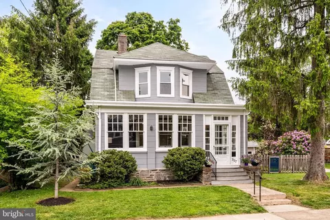 1227 Manor Rd, Havertown, PA 19083