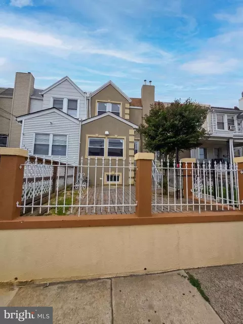 7153 Radbourne Rd, Darby, PA 19082