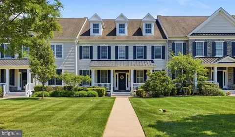 3702 Liseter Gdns, Newtown Square, PA 19073