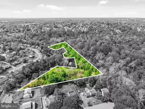 386 E Dutton Mill Rd, Brookhaven, PA 19015
