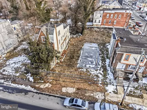 239 W 9th St, Chester, PA 19013