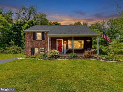 725 Girard Ave, Swarthmore, PA 19081