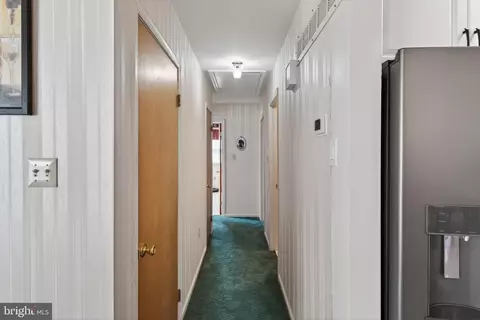 Entry Way - 2202 Briarcliff Ave, Boothwyn, PA 19061 photo 3 of 4