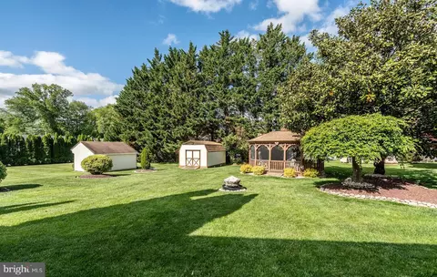 Exterior - 2202 Briarcliff Ave, Boothwyn, PA 19061 photo 6 of 11