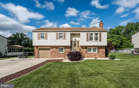 Exterior - 2202 Briarcliff Ave, Boothwyn, PA 19061 photo 4 of 11