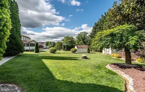 Exterior - 2202 Briarcliff Ave, Boothwyn, PA 19061 photo 7 of 11