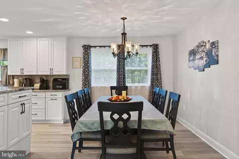 Dining - 2202 Briarcliff Ave, Boothwyn, PA 19061 photo 2 of 4