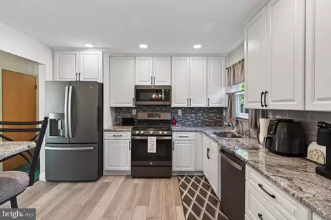 Kitchen - 2202 Briarcliff Ave, Boothwyn, PA 19061 photo 1 of 3