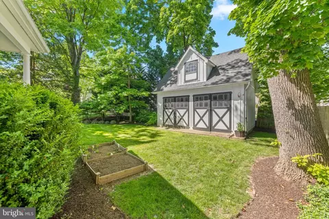 Exterior - 230 S Wayne Ave, Wayne, PA 19087 photo 7 of 17