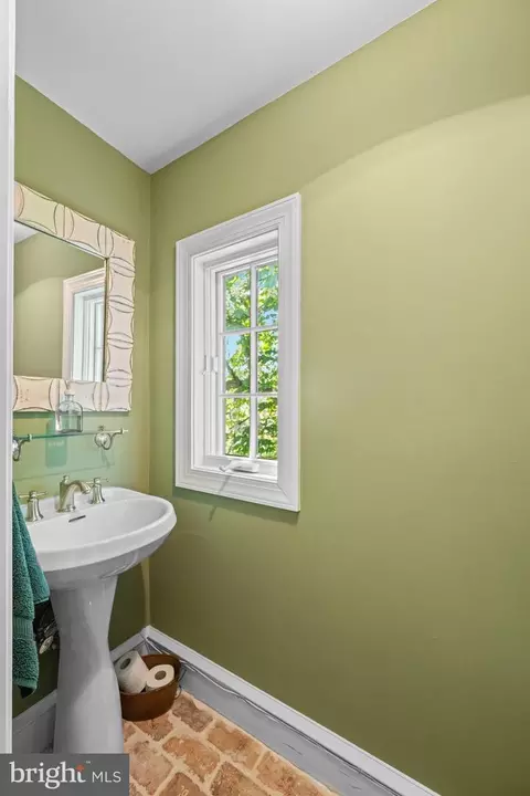 Bath - 230 S Wayne Ave, Wayne, PA 19087 photo 9 of 9