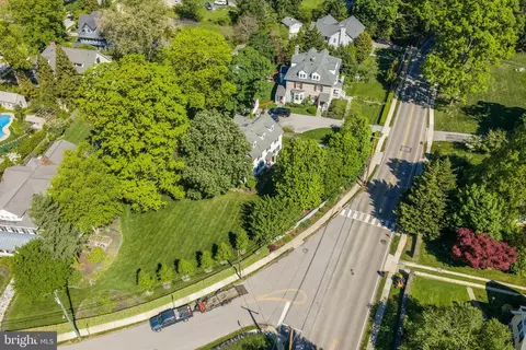 View/Area - 230 S Wayne Ave, Wayne, PA 19087 photo 1 of 2