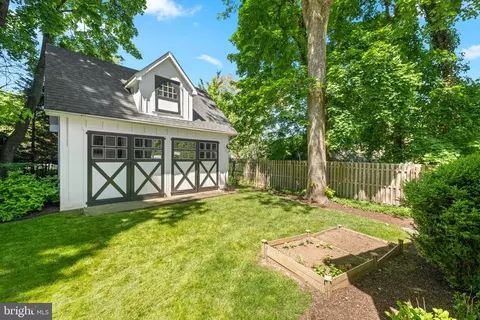 Exterior - 230 S Wayne Ave, Wayne, PA 19087 photo 6 of 17