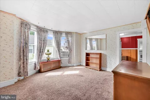 Living - 1666 Ward St, Marcus Hook, PA 19061 photo 3 of 3