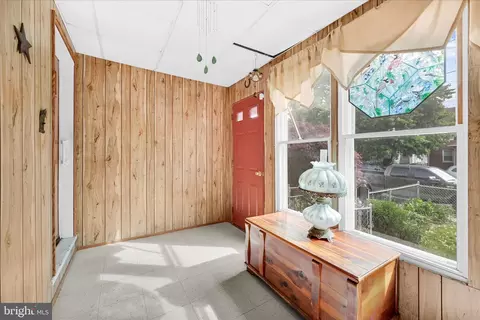 Entry Way - 1666 Ward St, Marcus Hook, PA 19061 photo 1 of 4