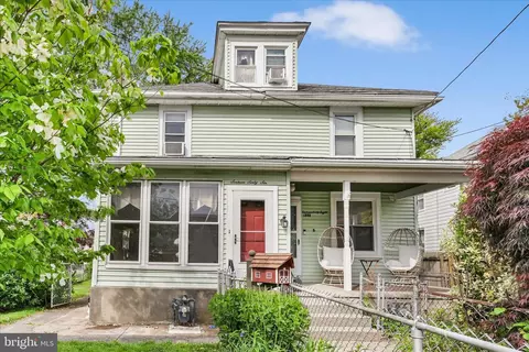Exterior - 1666 Ward St, Marcus Hook, PA 19061 photo 1 of 8