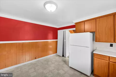Entry Way - 1666 Ward St, Marcus Hook, PA 19061 photo 2 of 4