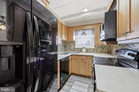 Kitchen - 110 Academy Ln, Upper Darby, PA 19082 photo 1 of 2