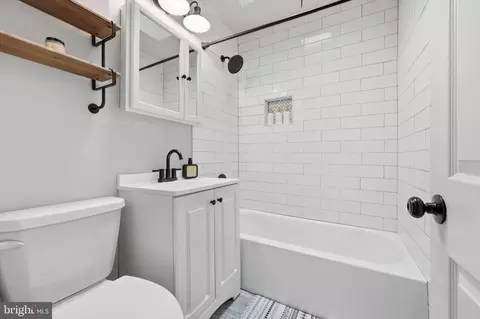 Bath - 110 Academy Ln, Upper Darby, PA 19082 photo 1 of 2