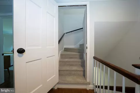 Entry Way - 734 Woodcrest Rd, Wayne, PA 19087 photo 4 of 4