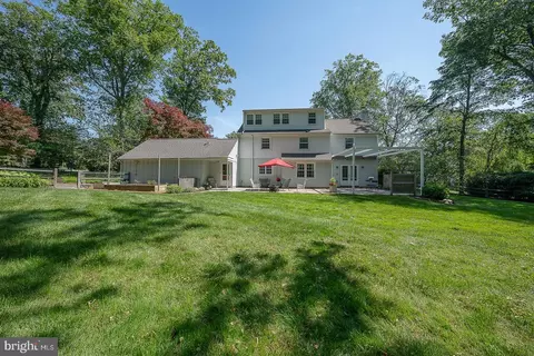 Exterior - 734 Woodcrest Rd, Wayne, PA 19087 photo 4 of 10