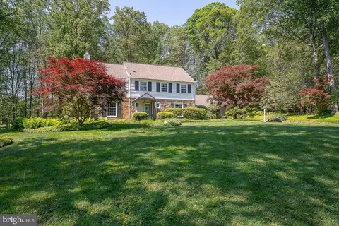 Exterior - 734 Woodcrest Rd, Wayne, PA 19087 photo 10 of 10