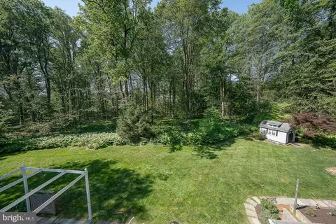 Exterior - 734 Woodcrest Rd, Wayne, PA 19087 photo 6 of 10