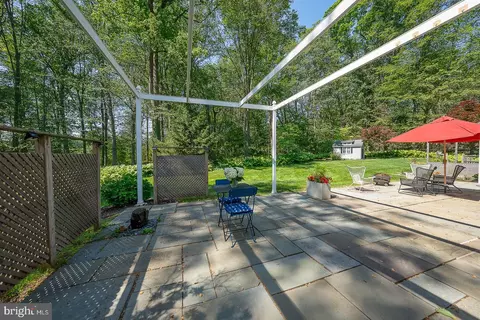 Exterior - 734 Woodcrest Rd, Wayne, PA 19087 photo 8 of 10