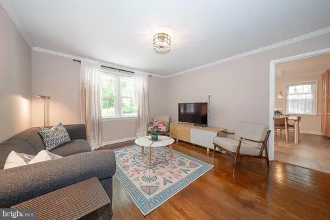 Living - 734 Woodcrest Rd, Wayne, PA 19087 photo 4 of 4