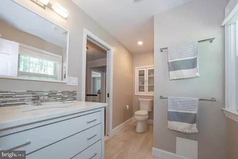 Bath - 734 Woodcrest Rd, Wayne, PA 19087 photo 3 of 4