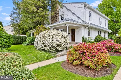 239 Lowrys Ln, Bryn Mawr, PA 19010