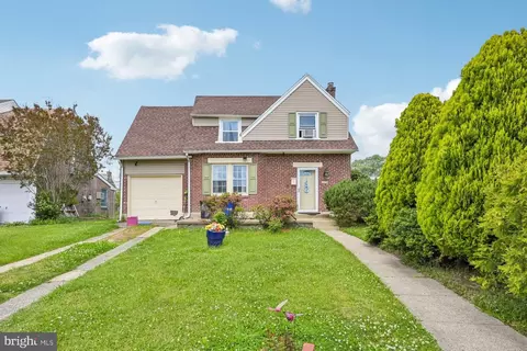 329 Aldan Ave, Aldan, PA 19018