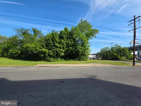 1902 W 3rd St, Chester, PA 19013