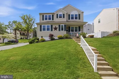 320 Olympic Ave, Havertown, PA 19083