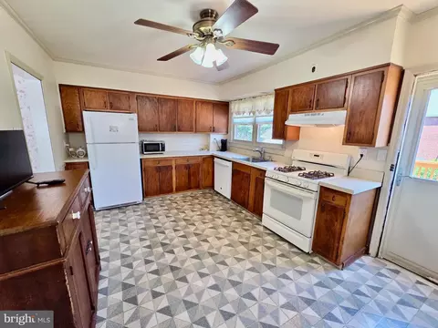 Kitchen - 41 Wayne Ave, Springfield, PA 19064 photo 1 of 2